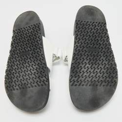 مملوكة مسبقًا Hermes Chypre Size 39 White Leather Flat Sandals