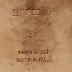 مملوكة مسبقًا Hermès Oran Size 39 White Perforated Leather Flat Slides