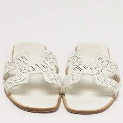 مملوكة مسبقًا Hermès Oran Size 39 White Perforated Leather Flat Slides