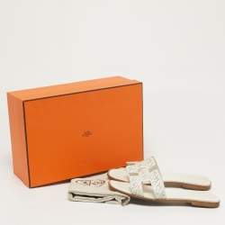 مملوكة مسبقًا Hermès Oran Size 39 White Perforated Leather Flat Slides