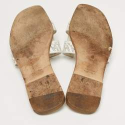 مملوكة مسبقًا Hermès Oran Size 39 White Perforated Leather Flat Slides