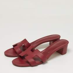 مملوكة مسبقًا Hermes Oran Size 41 Burgundy Leather Block Heel Slide Sandals