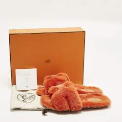 Pre Owned صندل فلات سلايدز هيرمس أوران فرو شيرلينغ برتقالي مقاس 39.5