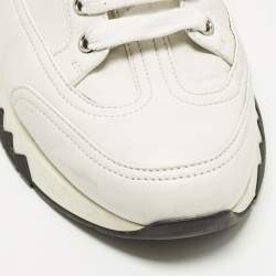 مملوكة مسبقًا حذاء رياضي هيرمس ترايل جلد أبيض منخفض من أعلى مقاس 39