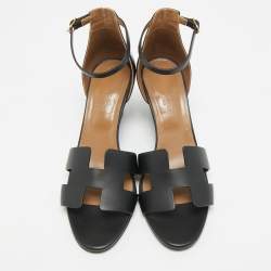 مملوكة مسبقًا Hermès Legend Size 39.5 Black Leather Ankle Strap Wedge Sandals