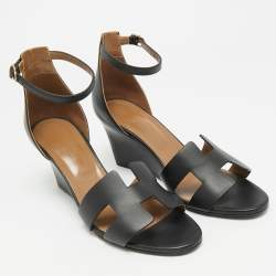 مملوكة مسبقًا Hermès Legend Size 39.5 Black Leather Ankle Strap Wedge Sandals
