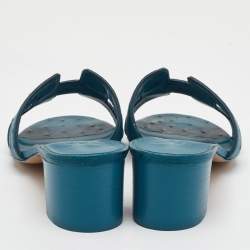 Pre Owned صندل سلايد هيرمس أوز جلد نعامة أزرق مقاس 37