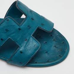 Pre Owned صندل سلايد هيرمس أوز جلد نعامة أزرق مقاس 37