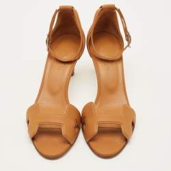 مملوكة مسبقًا Hermes Premiere Size 36.5 Tan Leather Ankle Strap Sandals