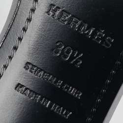 مملوكة مسبقًا صندل بكعب كاحل جلد فضي هيرميس برميير مقاس 39.5