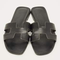 مملوكة مسبقًا Hermes Oran Size 39 Black Leather Flat Slide