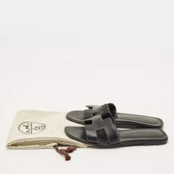 مملوكة مسبقًا Hermes Oran Size 39 Black Leather Flat Slide