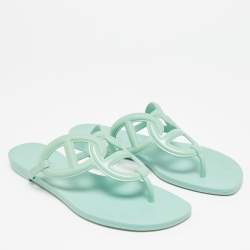 Pre Owned صندل فلات ثونغ مطاط هيرمس إغيري أخضر فاتح مقاس 38