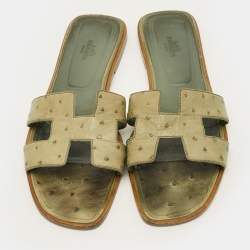 مملوكة مسبقًا صندل هيرمس اوران جلد نعام رصاصي مقاس 40