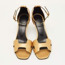 Pre Owned صندل بكعب ستراب هيرمس برمير جلد ذهبي معدني مقاس 37