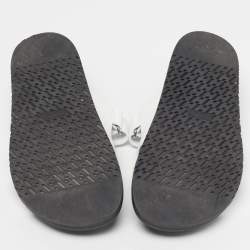 مملوكة مسبقًا صندل هيرمس شيبر جلد أبيض مسطح مقاس 41.5