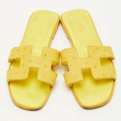 Pre Owned Hermes Oran Size 41 Yellow Ostrich Leather Flat Slide Sandals