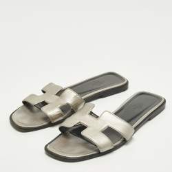 Pre Owned Hermes Oran Size 39 Silver Leather Flat Slides 