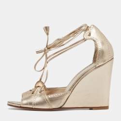 مملوكة مسبقًا Hermès Size 39.5 Gold Leather Wedge Sandals