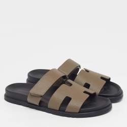 مملوكة مسبقًا Hermes Chypre Size 43 Grey Leather Flat Sandals