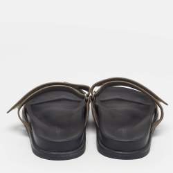 مملوكة مسبقًا Hermes Chypre Size 43 Grey Leather Flat Sandals