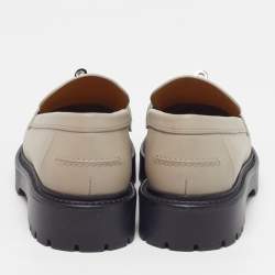 مملوكة مسبقًا Hermes Icone Size 38 Grey Leather Loafers