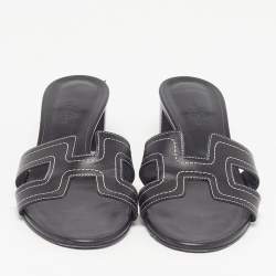 مملوكة مسبقًا صندل هيرمس أواسيس جلد أسود مرصع كعب مربع سميك مقاس 40