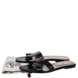 Pre Owned Hermes Black Leather Oran Flat Sandals Size 42