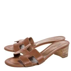 مملوكة مسبقًا Hermes Brown Leather Oasis Slide Sandals Size 36