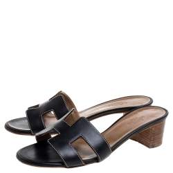 Pre Owned Hermès Black Leather Oran Sandals Size 35.5