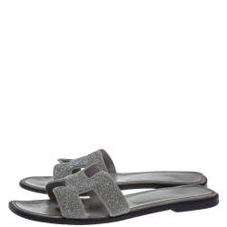 مملوكة مسبقًا Hermes Grey/Silver Glitter Leather Oran Flat Slides Size 40