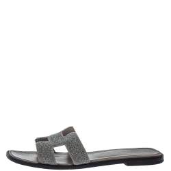 مملوكة مسبقًا Hermes Grey/Silver Glitter Leather Oran Flat Slides Size 40