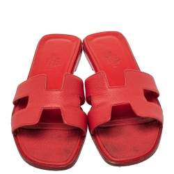 Pre Owned Hermes Red Leather Oran Flat Slides Size 35.5