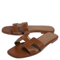مملوكة مسبقًا Hermes Brown Leather Oran Flat Slides Size 38