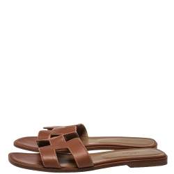 مملوكة مسبقًا Hermes Brown Leather Oran Flat Slides Size 40