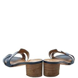 مملوكة مسبقًا صندل سلايد هيرمس أواسيس جلد أزرق لامع مقاس 40