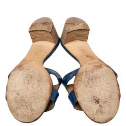 مملوكة مسبقًا صندل سلايد هيرمس أواسيس جلد أزرق لامع مقاس 40