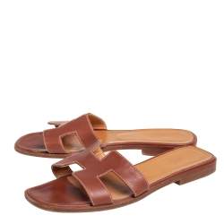 Pre Owned Hermés Brown Leather Oran Slide Sandals Size 38