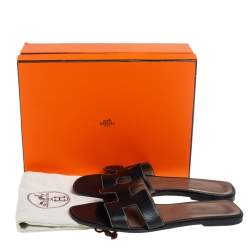 مملوكة مسبقًا حذاء سلايدز فلات هيرمس أوران جلد أسود مقاس 41