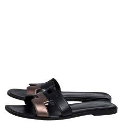 Pre Owned Hermes Black/Metallic Gold Leather Oran Flat Slides Size 38