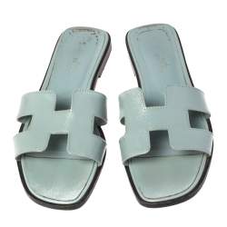 Pre Owned Hermes Blue Patent Leather Oran Sandals Size 38.5