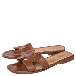 Pre Owned Hermes Brown Leather Oran Flat Sandals Size 39.5