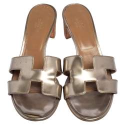 Hermes Metallic Beige Patent Leather Oasis Block Heel Slide Sandals Size 38