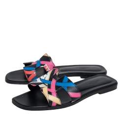 Pre Owned Hermes Black Cavalcadour Print Leather Oran Flat Sandals Size 38.5