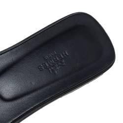 Pre Owned Hermes Black Cavalcadour Print Leather Oran Flat Sandals Size 38.5