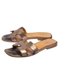 Pre Owned Hermés Bronze Leather Oran Sandals Size 39