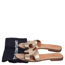Pre Owned Hermès Gold Leather Oran Flat Sandals Size 39.5