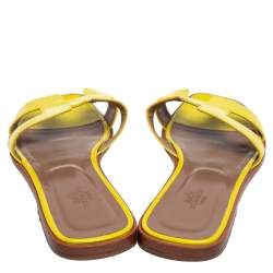 مملوكة مسبقًا Hermes Yellow Patent Leather Oran Slide Flats Size 40.5