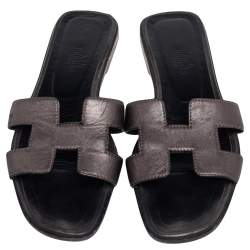 Pre Owned Hermes Metallic Grey Leather Oran Flat Slides Size 37
