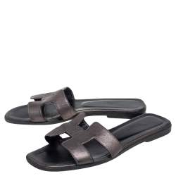 Pre Owned Hermes Metallic Grey Leather Oran Flat Slides Size 37